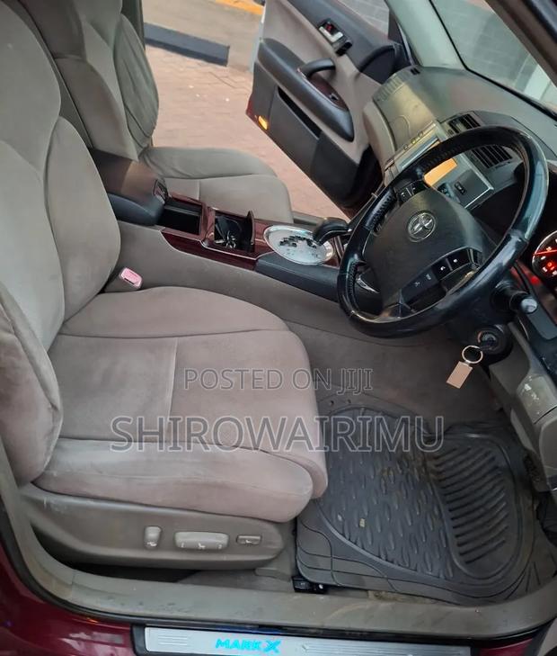 Toyota Mark X 2005 Maroon