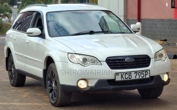 Subaru Outback 2007  White 