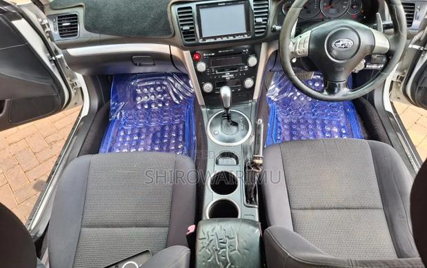 Subaru Outback 2007  White 