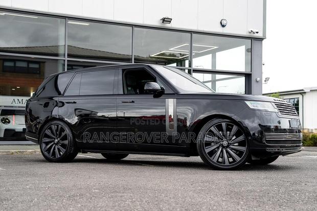 Land Rover Range Rover P400 SE LWB 7 Seat 2026 Black