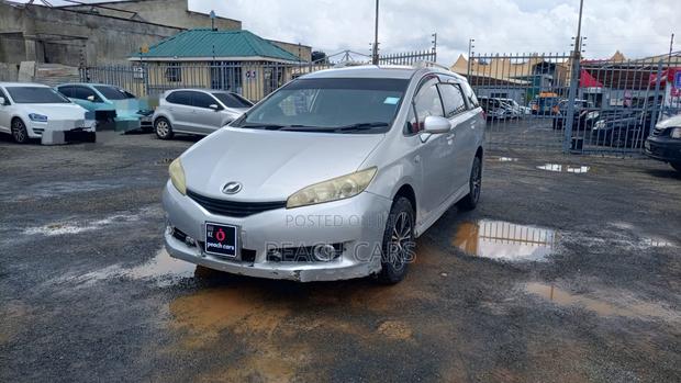 Toyota Wish 2010 Silver