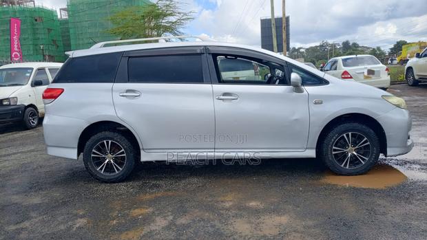 Toyota Wish 2010 Silver