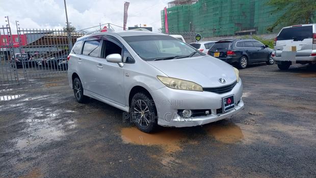 Toyota Wish 2010 Silver