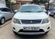 Mitsubishi Outlander 2010 White for sale