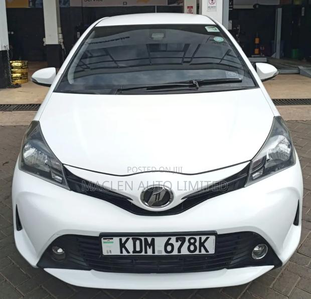 Toyota Vitz 2016 White
