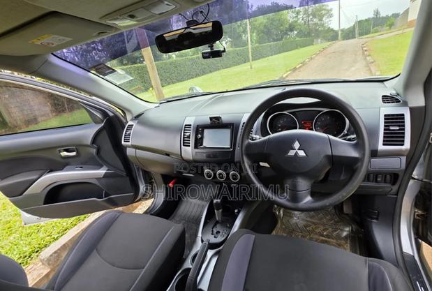 Mitsubishi Outlander 2010 Silver
