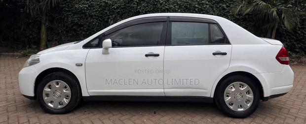Nissan Tiida 2011 White