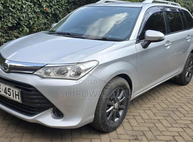 Toyota Corolla Fielder 2016 Silver