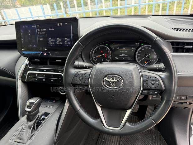 Toyota Harrier 2.0 2020 Black