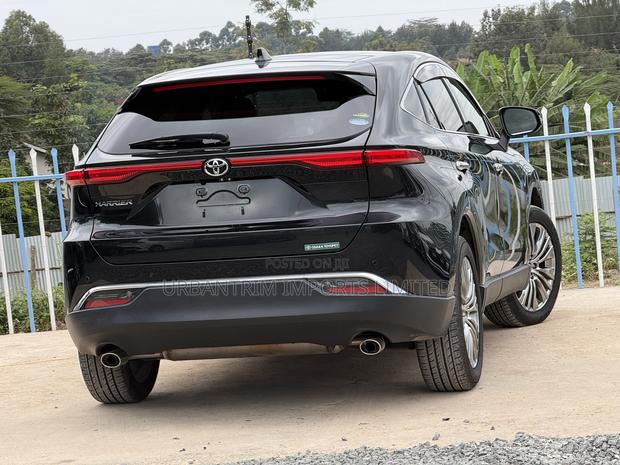 Toyota Harrier 2.0 2020 Black