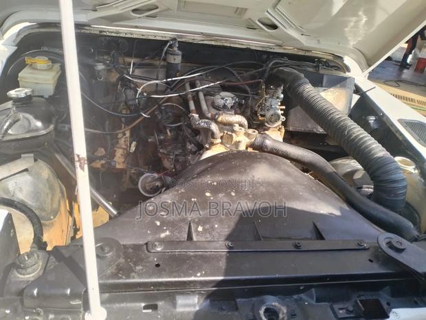 Land Rover Defender 2002 White