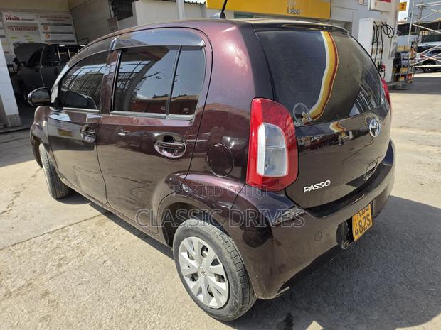Toyota Passo 2016 Maroon