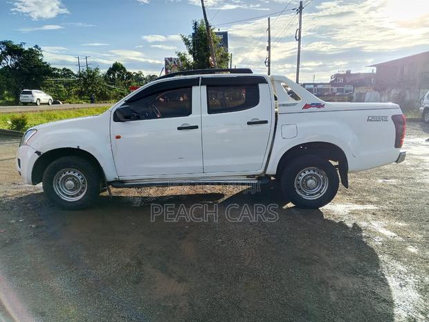 Isuzu D-MAX 2014 White