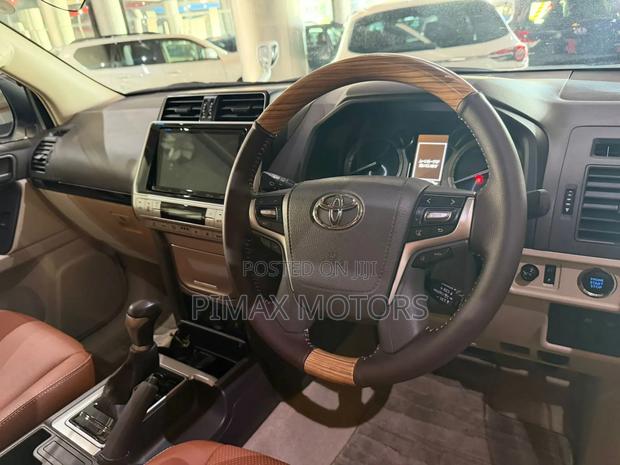 Toyota Land Cruiser Prado 2019 White