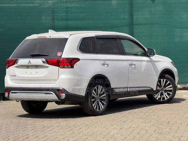 Mitsubishi Outlander 2020 Pearl
