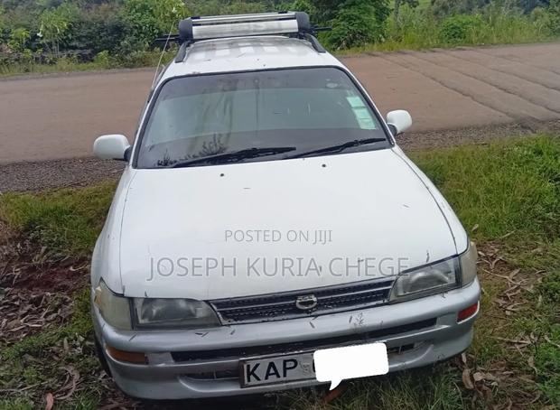 Toyota Corolla 1998 White