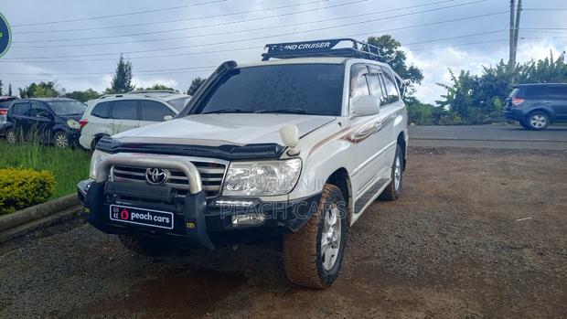 Toyota Land Cruiser 2003 White