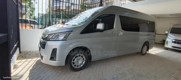 Toyota HiAce 2021 Silver