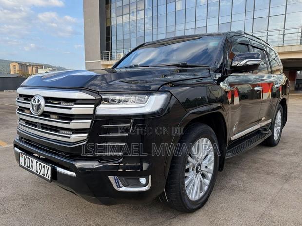 Toyota Land Cruiser 4.6 V8 ZX 2017 Black