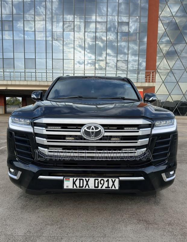 Toyota Land Cruiser 4.6 V8 ZX 2017 Black