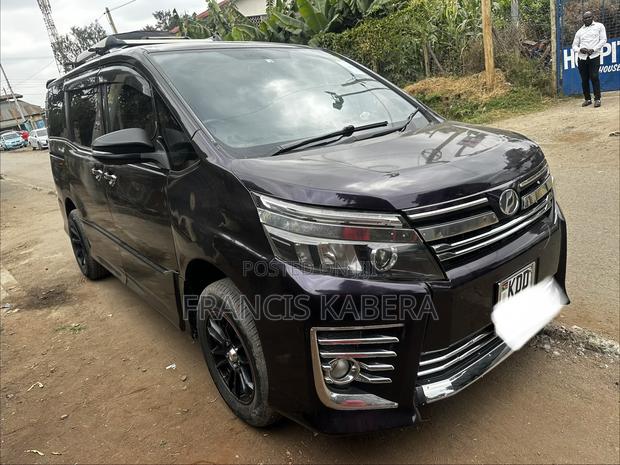 Toyota Voxy 2013 Black