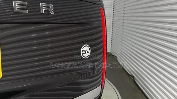 Land Rover Range Rover SV SWB 2023 Black