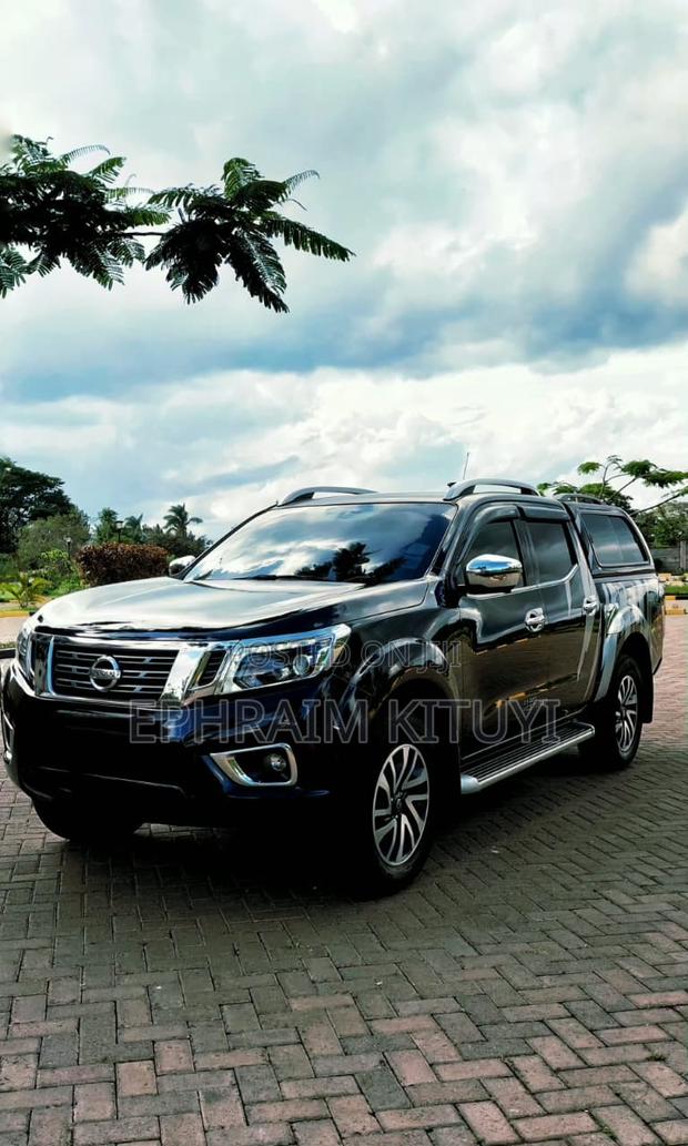 Nissan Navara 2019 Black