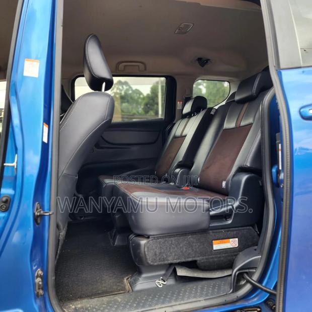 Toyota Sienta 2019 Blue