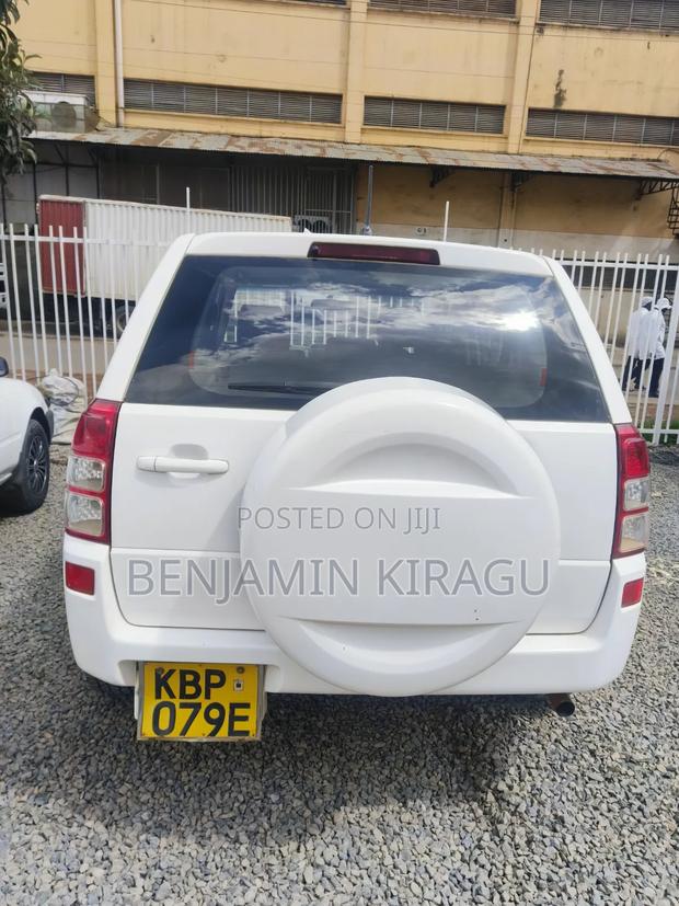 Suzuki Escudo 2008 White