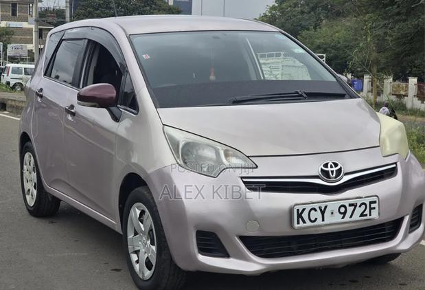 Toyota Ractis 2012