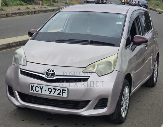 Toyota Ractis 2012