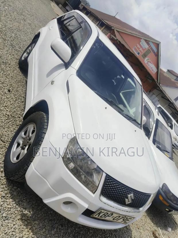Suzuki Escudo 2008 White