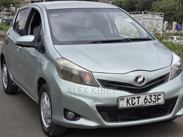 Toyota Vitz 2011 Green