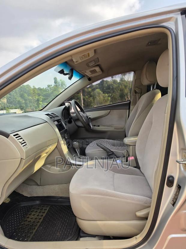 Toyota Axio 2012 Silver