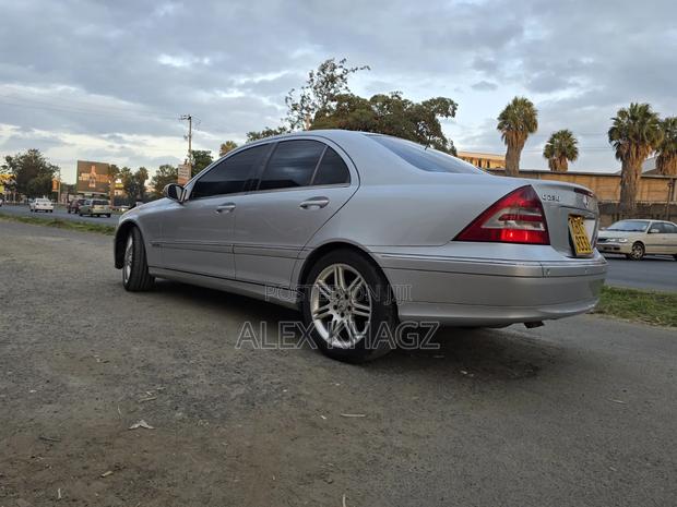 Mercedes-Benz E230 2005 Silver