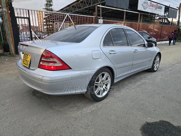 Mercedes-Benz E230 2005 Silver