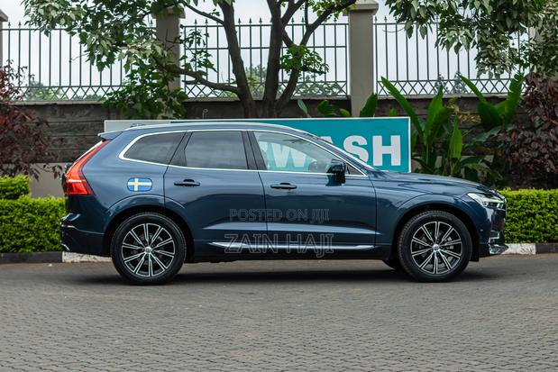 Volvo XC60 2019 Blue