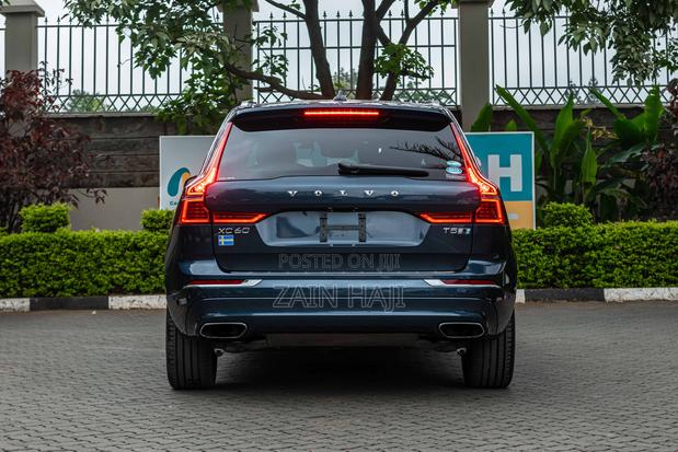 Volvo XC60 2019 Blue