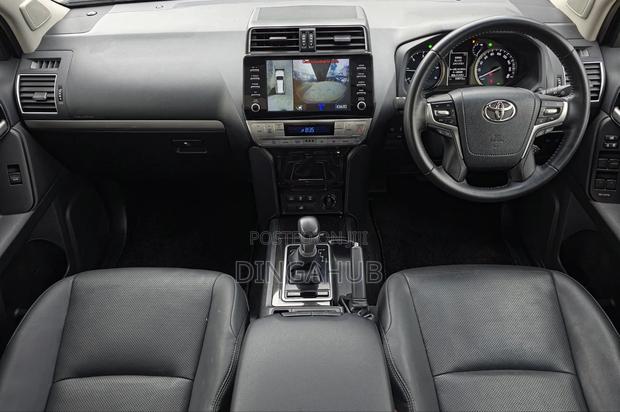 Toyota Land Cruiser Prado 2021 Black