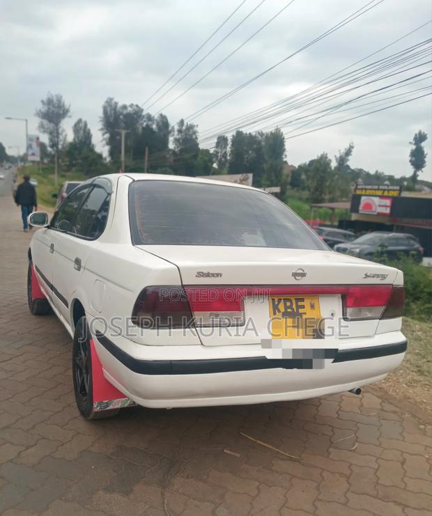Nissan Sunny 2003 White