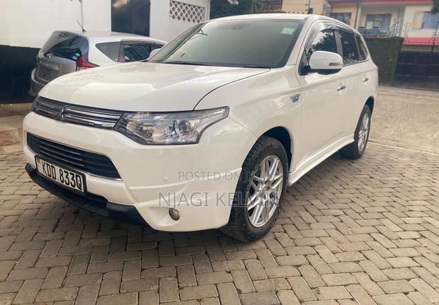 Mitsubishi Outlander 2.0 PHEV AWD 2014 White