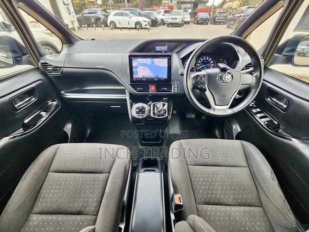 Toyota Noah 1.8 FWD Hybrid (7 seater) 2019 Black