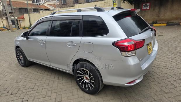 Toyota Corolla Fielder 2016 Silver