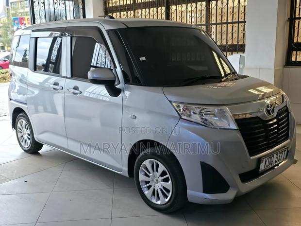 Toyota Roomy 2018 Silver