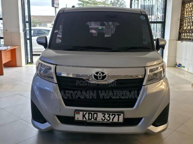 Toyota Roomy 2018 Silver
