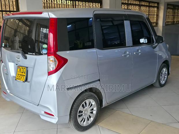 Toyota Roomy 2018 Silver