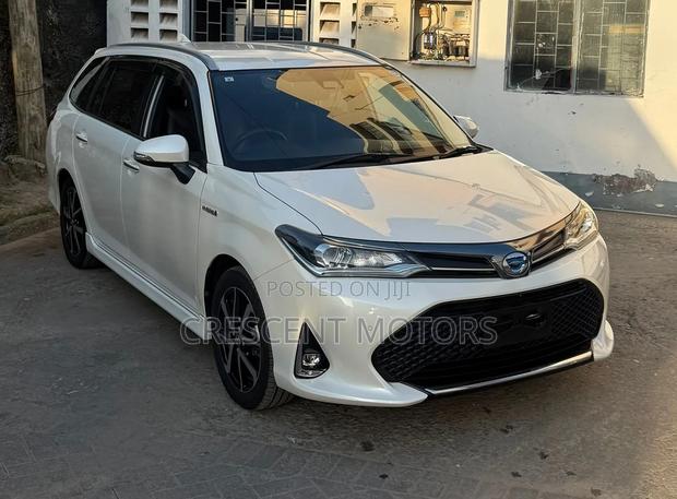 Toyota Corolla Fielder 2019 White