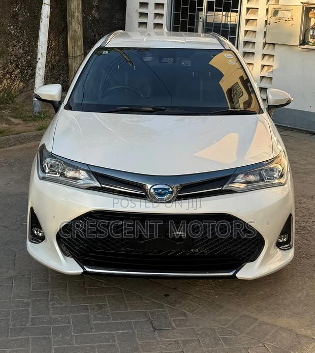 Toyota Corolla Fielder 2019 White