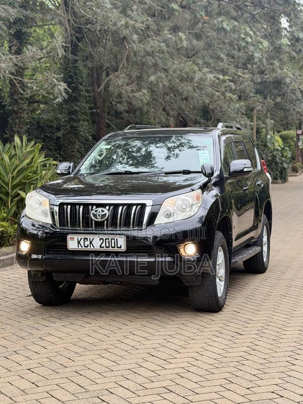 Toyota Land Cruiser Prado 2011 Black