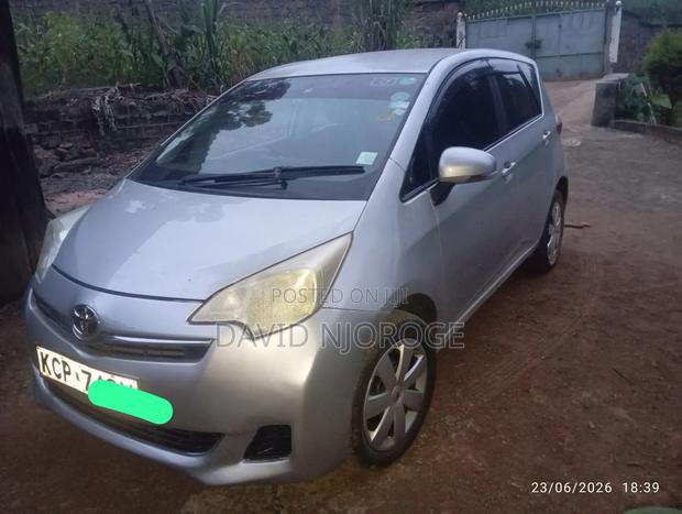 Toyota Ractis 2011 Silver